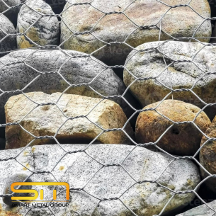 Укрепваща тежко поцинкована мрежа растер 8х10 см.  Височина  2.0м. Укрепваща тежко поцинкована мрежа растер 8х10 см.  Височина  2.0м.