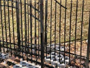 Метални огради и врати с монтаж до ключ: 6 модела и как протича изпълнението