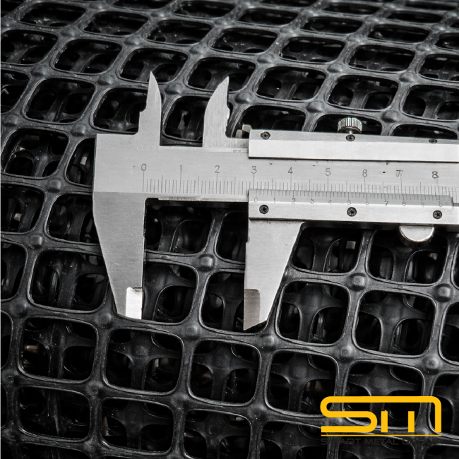 ГЕОМРЕЖА ЗА ЗЕМНА МАСА АРМИРАЩА ролка 3.95х50 м. клетка / растер 39х39 30х30 kN/m 