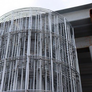 Электросварная сетка для забора Высота 1,5 м. рулон 20 м. (глаз: 60/100 мм.) f2.2 мм. Электросварная сетка для забора Высота 1,5 м. рулон 20 м. (глаз: 60/100 мм.) f2.2 мм.